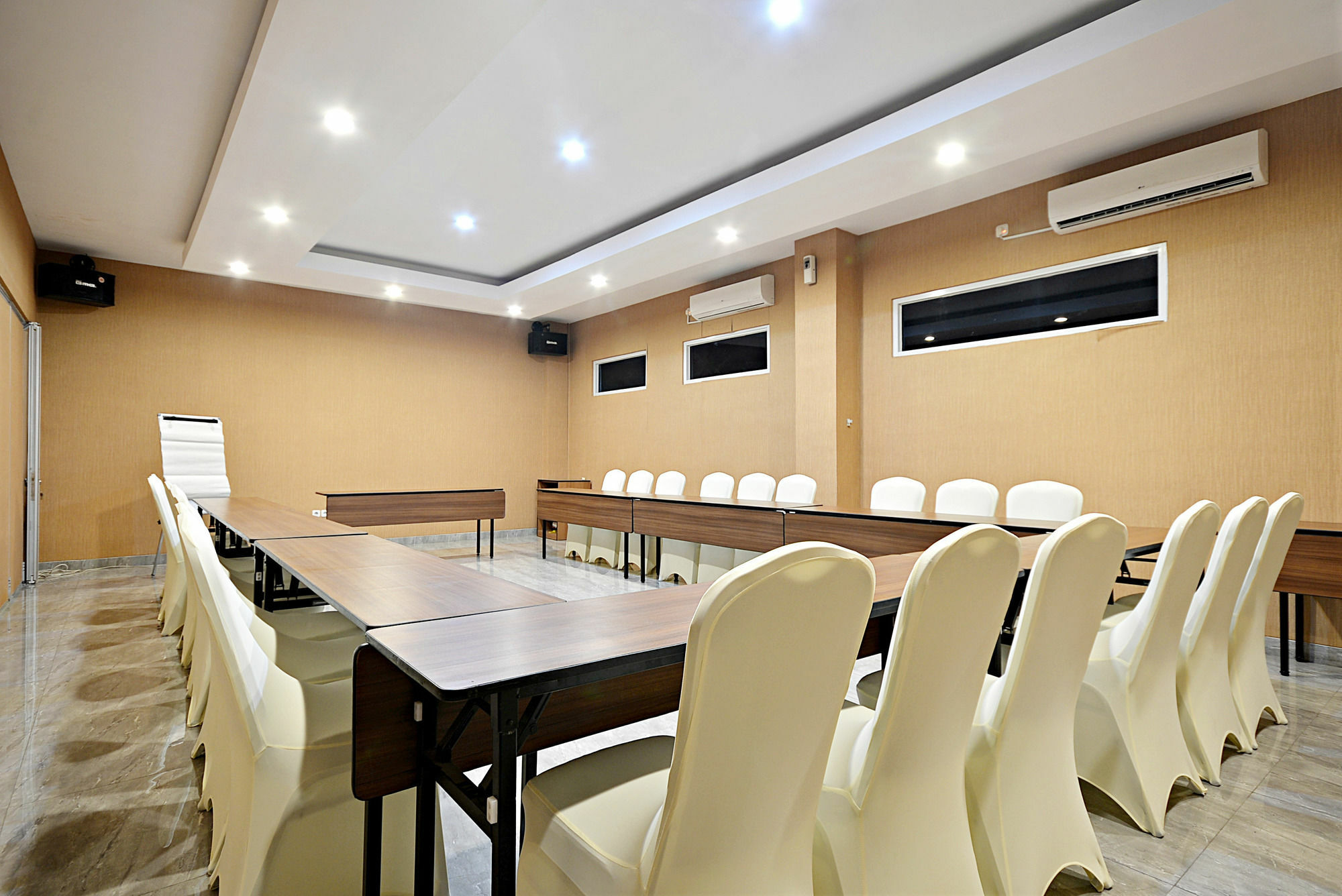 Zen Rooms Cipete Safin Inn Cilandak  Экстерьер фото